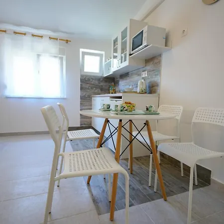 Summerhouse Apartment Vir